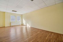 B�ro Lichtdurchflutete B�ro- und Praxisr�ume mit Aufzug im Haus