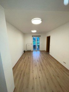 Wohnzimmer F�r Kapitalanleger Ideal! helle 2-Raumwohnung im 1. Obergeschoss mit Einbauk�che und Balkon