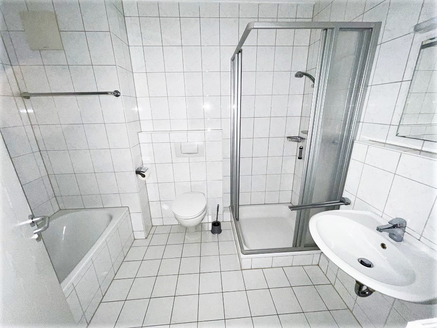 Badezimmer - Ansicht �hnlich Etagenwohnung Eisenach