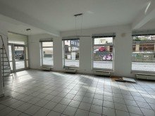 Gewerbeeinheit VERKAUF: Individuell geschnittener Laden / Galerie im Stadtzentrum