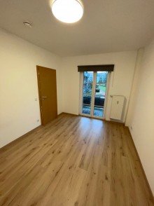 Schlafzimmer F�r Kapitalanleger Ideal! helle 2-Raumwohnung im 1. Obergeschoss mit Einbauk�che und Balkon