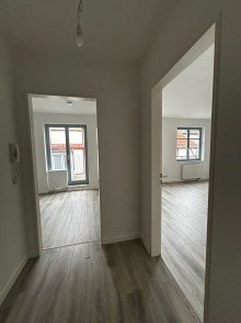 Flur VERKAUF: 2-Raumwohnung im Stadtzentrum