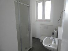 Bad zentrumsnahe 4-Raum-Wohnung im 2. OG mit Wintergarten, Balkon und Garage
