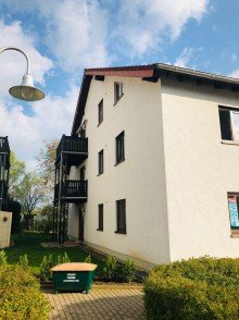 Vorderansicht traumhafte 2-Raum-Dachgeschosswohnung mit Balkon in ruhiger Wohnlage