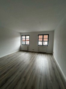 Schlafzimmer VERKAUF: 2-Raumwohnung im Stadtzentrum