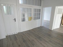 Flur zentrumsnahe 4-Raum-Wohnung im 2. OG mit Wintergarten, Balkon und Garage