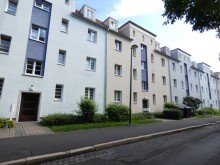 Aussenansicht F�r Kapitalanleger Ideal! helle 2-Raumwohnung im 1. Obergeschoss mit Einbauk�che und Balkon
