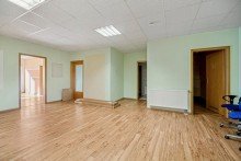 EIngangsbereich Lichtdurchflutete B�ro- und Praxisr�ume mit Aufzug im Haus