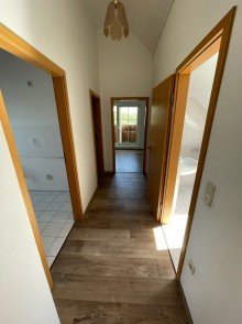 Flur IDEALE KAPITALANLAGE: gro�e 2-Raumwohnung im Dachgeschoss mit Balkon und Tiefgaragenstellplatz