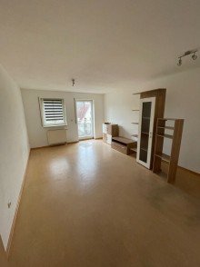 Wohnzimmer o.M�bel Ger�umige 2-Raumwohnung mit Balkon und Stellplatz in Eisenach