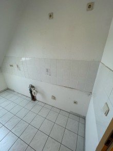 K�che IDEALE KAPITALANLAGE: gro�e 2-Raumwohnung im Dachgeschoss mit Balkon und Tiefgaragenstellplatz
