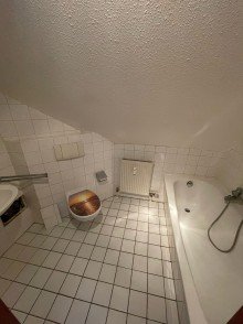 Bad In Stadtrandlage gelegene 1,5-Raumwohnung mit Einbauk�che, Balkon und Stellplatz