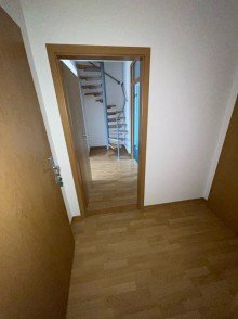 Eingangsbereich VERKAUF f�r Selbstnutzer oder Kapitalanleger! 3,5 Raum-Maisonettewohnung mit Balkon im 2. OG