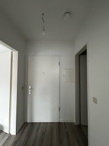 Flur VERKAUF: 2-Raumwohnung im Stadtzentrum