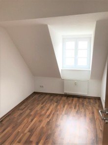 Schlafzimmer 2 3,5 Raum-Maisonettewohnung mit Balkon im 2. Obergeschoss in beliebter Wohnanlage