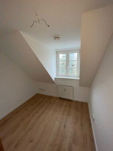 Arbeitszimmer VERKAUF f�r Selbstnutzer oder Kapitalanleger! 3,5 Raum-Maisonettewohnung mit Balkon im 2. OG