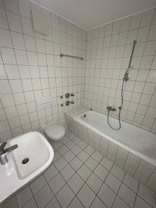 Bad vollst�ndig sanierte 3-Raum-Wohnung mit Terrasse und Stellplatz in ruhiger Wohnlage