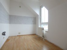 K�che 2-Raumdachgeschosswohnung mit Balkon in Wohn- und Gesch�ftshaus